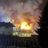 Pożar warsztatu i piekarni w Górkach Wielkich. Z ogniem walczyło 28 zastępów straży pożarnej