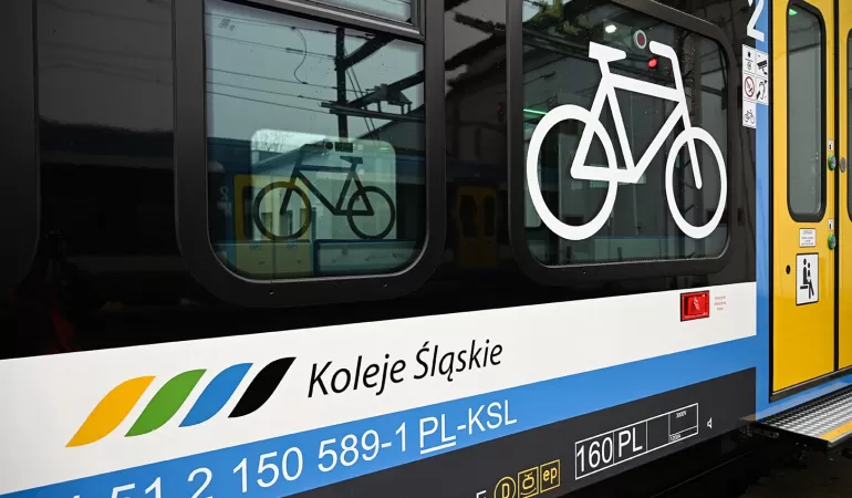 Aktywny długi weekend z Kolejami Śląskimi. Velo Cug i dodatkowe pociągi do beskidzkich kurortów